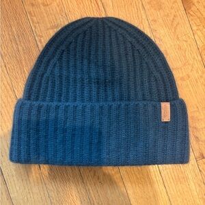 Vince Chunky Blue Beanie. 100% cashmere.